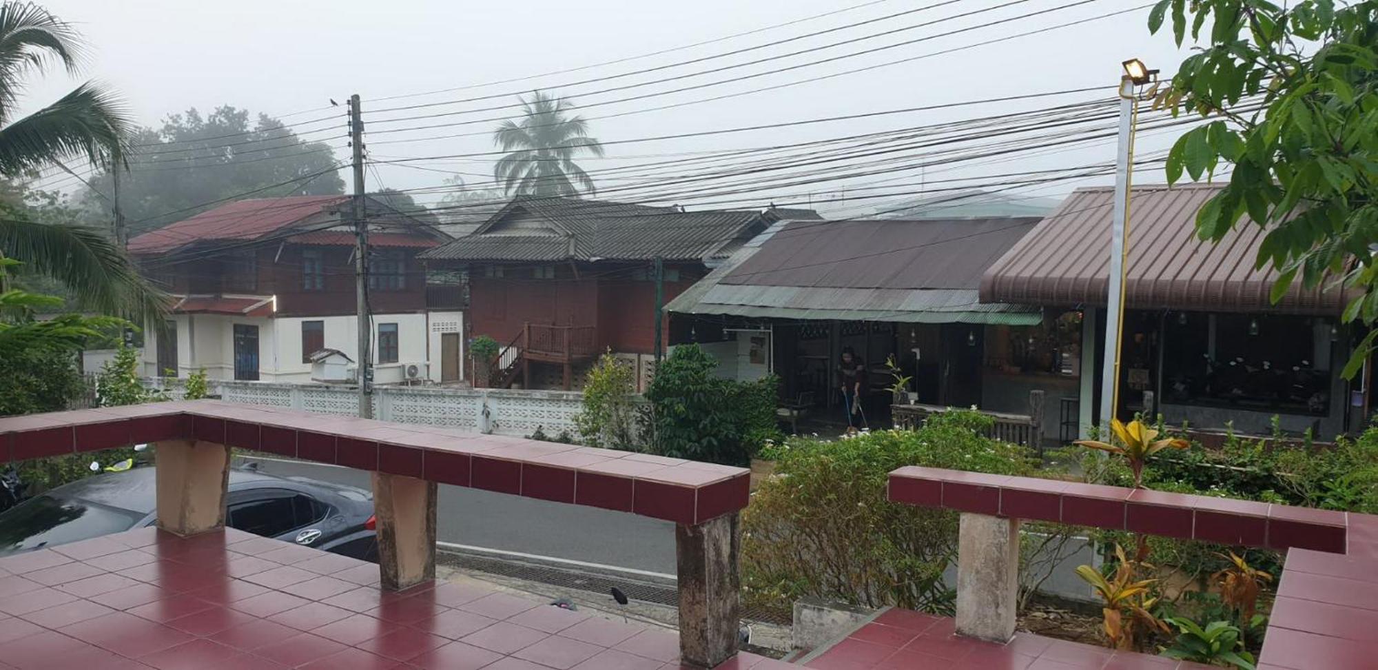 P.L.P Guesthouse - Mae Hong Son Exterior foto