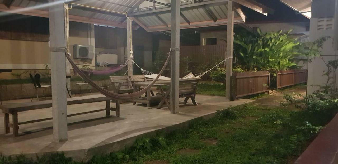 P.L.P Guesthouse - Mae Hong Son Exterior foto